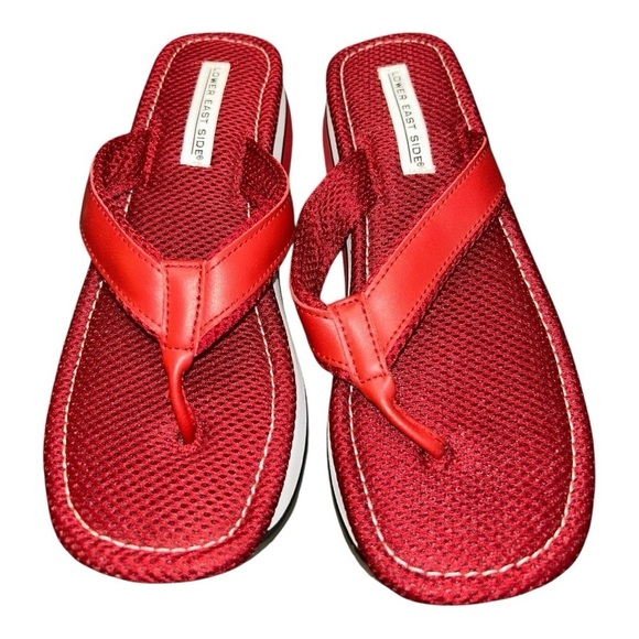 LOWER EAST SIDE Shoes - Lower East Side Red Rare Y2K Vintage Platform Flip Flop Sandals Women’s Sz 8